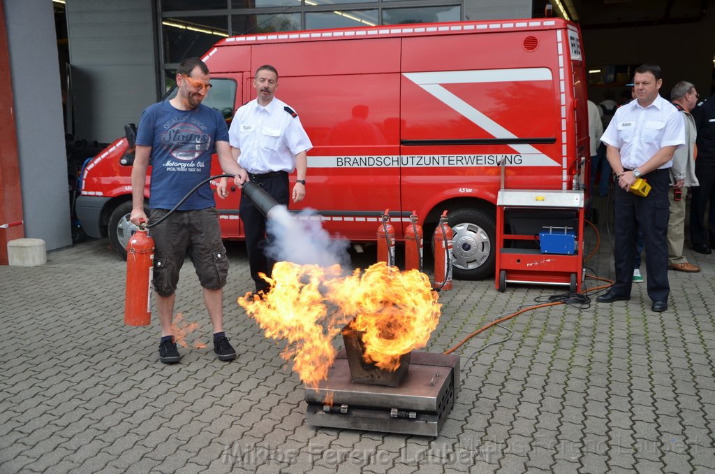 Tag der Offenen Tuer BF Koeln Weidenpesch Scheibenstr P086.JPG